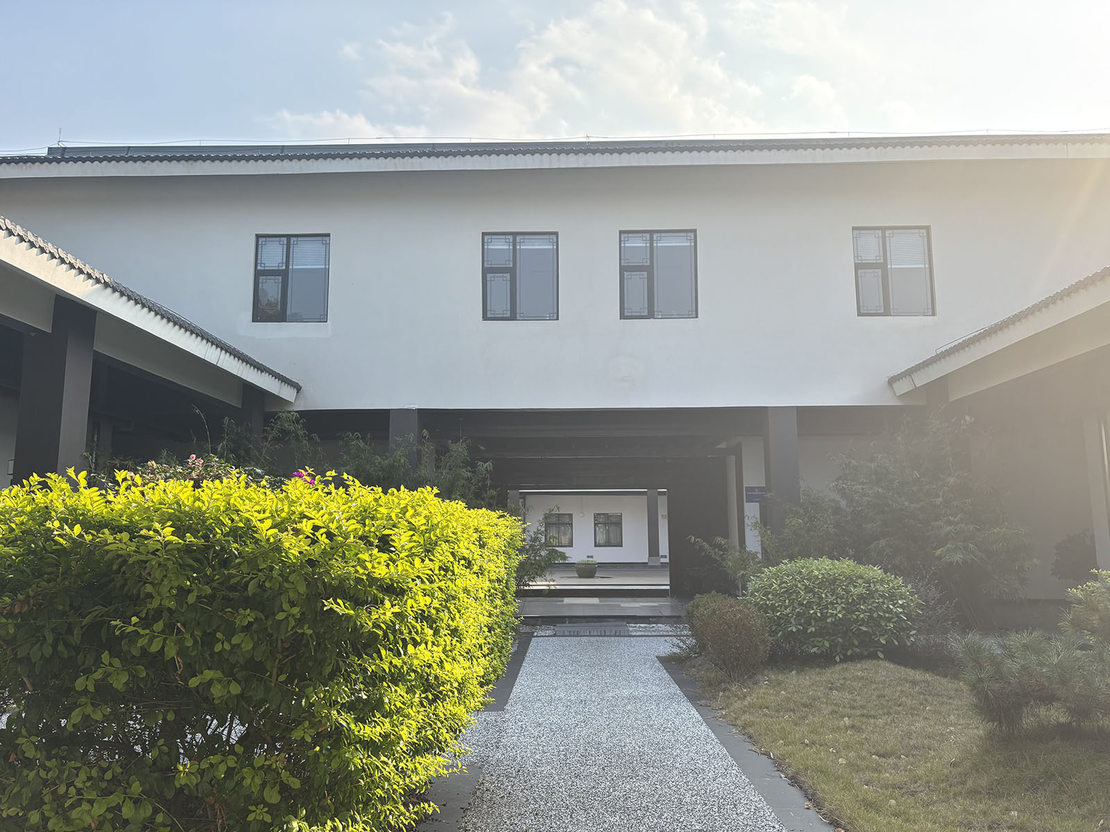 2.办公区.jpg